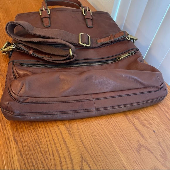 Fossil Brown Leather Explorer Foldover Tote Bag - Picture 15 of 17